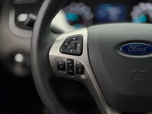 Certified 2018 Ford Taurus SEL AWD/4WD image 30