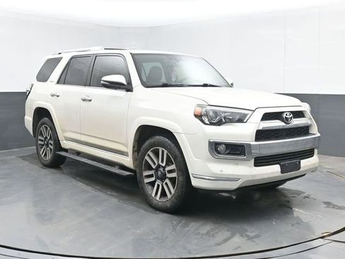 Used 2018 Toyota 4Runner Limited AWD/4WD image 2