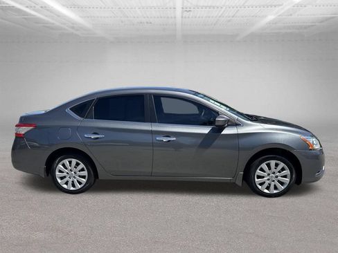 Used 2015 Nissan Sentra S FWD image 5