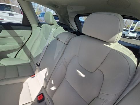Certified 2023 Volvo XC60 B6 Ultimate w/ Climate Package AWD/4WD image 6