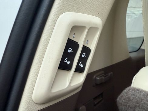 Used 2012 Lexus GX 460 image 31