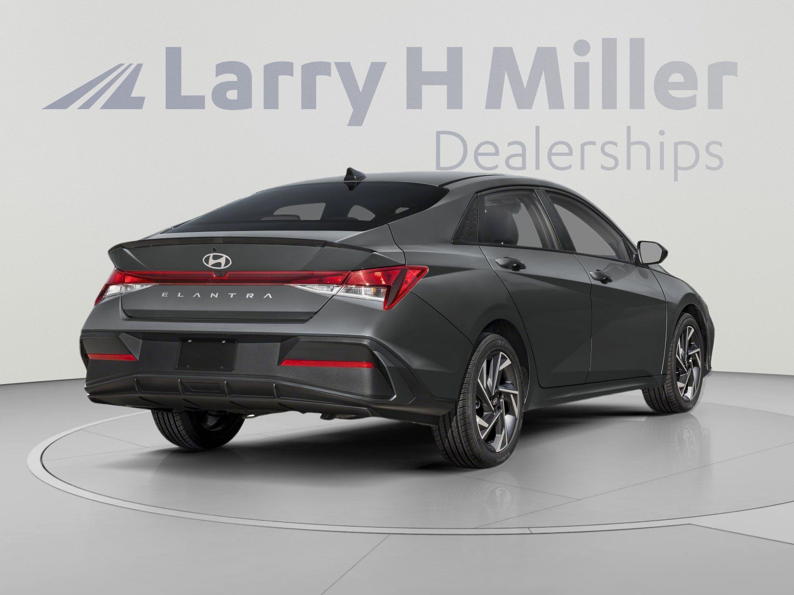 Used 2026 Hyundai Elantra Sport FWD image 2