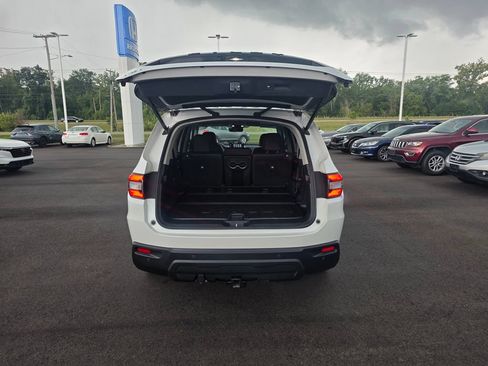 Certified 2025 Honda Pilot EX-L image 12
