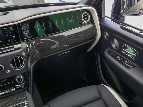 New 2026 Rolls-Royce Cullinan Black Badge image 53