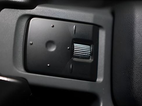 Used 2023 Land Rover Defender 110 X-Dynamic SE image 35