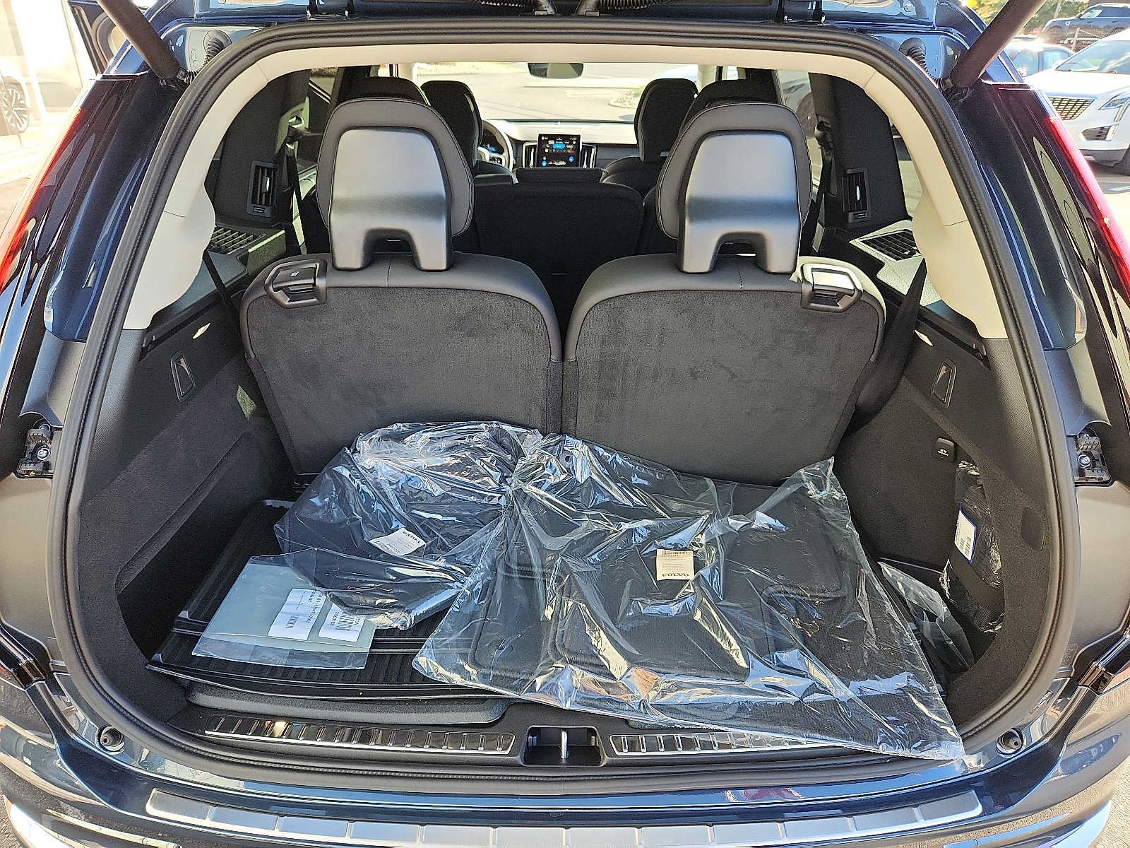 Used 2027 Volvo XC90 B6 Plus AWD/4WD image 26
