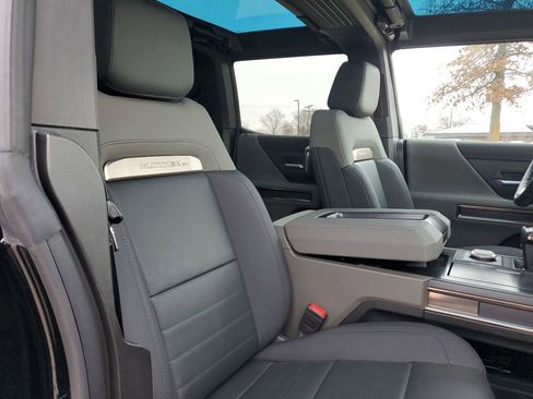 Certified 2024 GMC Hummer EV 2X w/ LPO, Illumination Package image 30