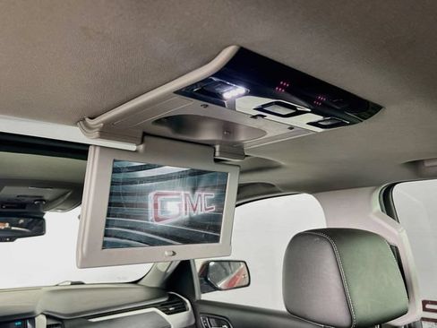 Used 2017 GMC Yukon SLT w/ Premium Edition AWD/4WD image 27
