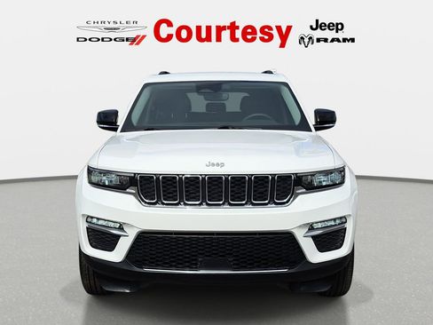 Certified 2023 Jeep Grand Cherokee Limited w/ Trailer Tow Prep Group (B) image 8