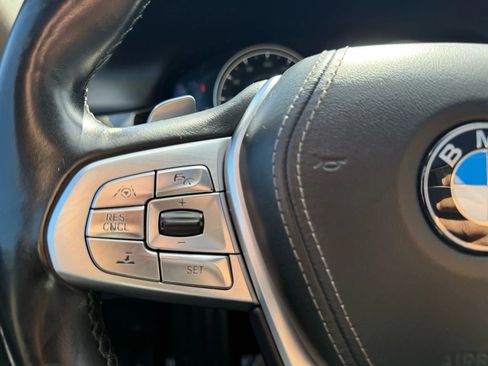 Used 2016 BMW 740i image 28