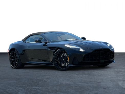 Used 2025 Aston Martin DB12 Convertible RWD image 31