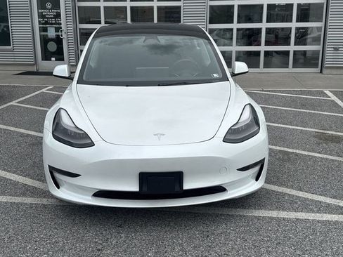 Used 2023 Tesla Model 3 Standard Range RWD image 2