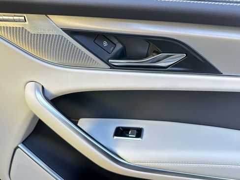 Used 2025 Jaguar F-PACE R-Dynamic S image 19