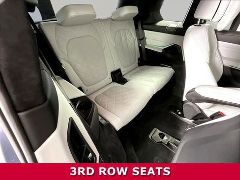 Used 2023 BMW X7 xDrive40i w/ Premium Package AWD/4WD image 25