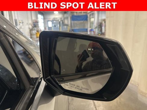 Used 2024 Chevrolet Tahoe Z71 w/ Luxury Package image 38