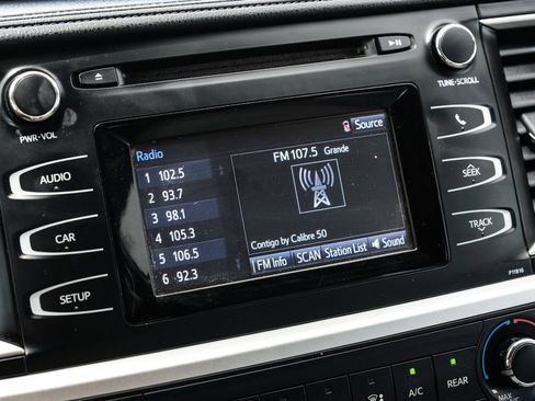 Used 2019 Toyota Highlander LE FWD image 29