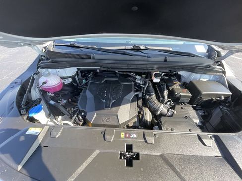Used 2024 Kia Carnival EX FWD image 29