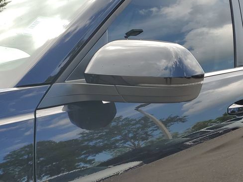 Certified 2024 Volkswagen Atlas SE w/ Panoramic Sunroof Package FWD image 14