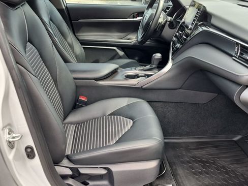 Used 2024 Toyota Camry SE w/ Convenience Package FWD image 18