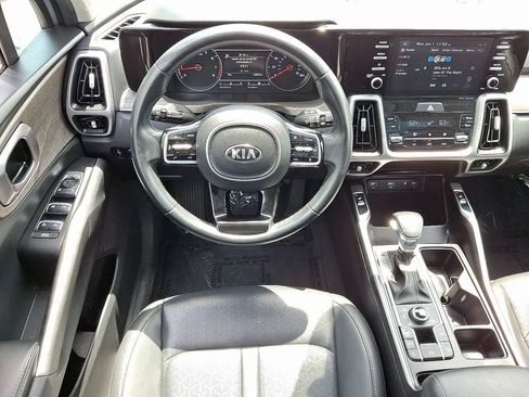 Used 2021 Kia Sorento EX w/ Panoramic Sunroof Package AWD/4WD image 12
