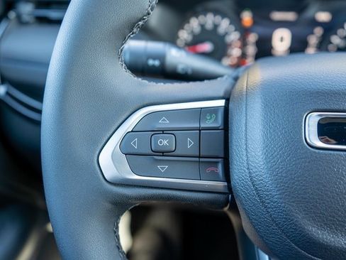 New 2026 Jeep Compass Limited image 18