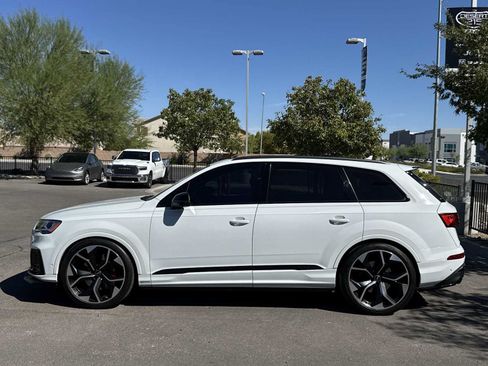 Used 2022 Audi SQ7 Prestige w/ SQ7 Sport Package AWD/4WD image 5