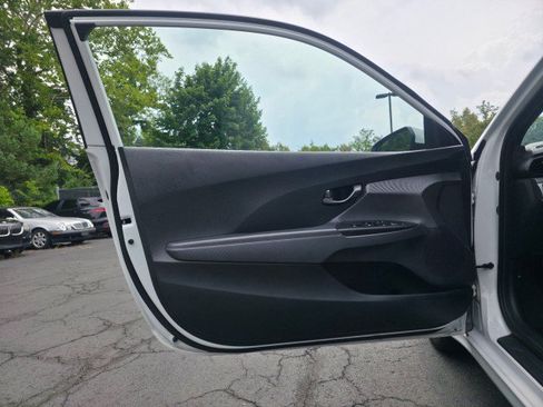 Used 2019 Hyundai Veloster 2.0 FWD image 21