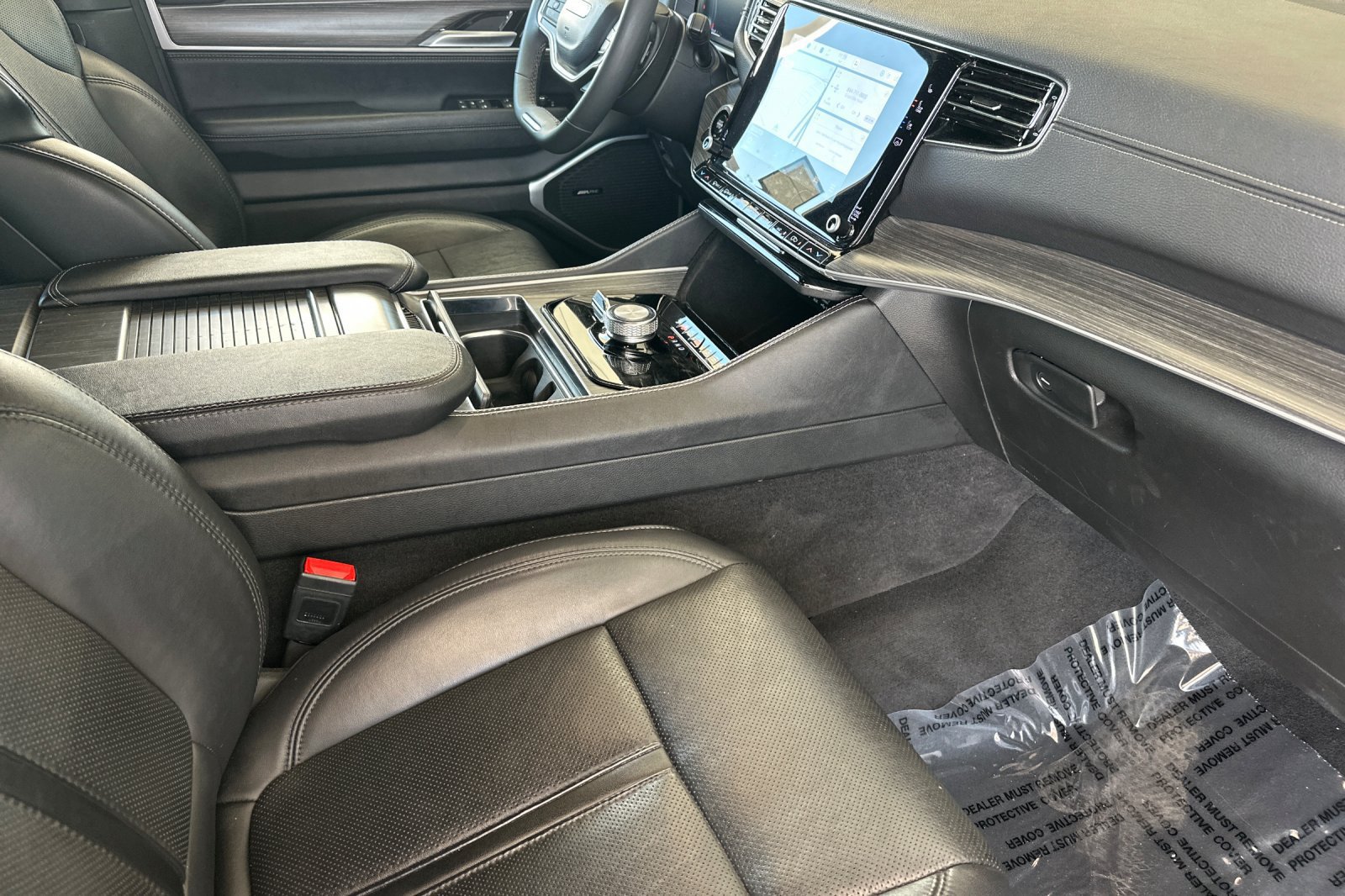 Used 2024 Jeep Wagoneer Series II AWD/4WD image 18