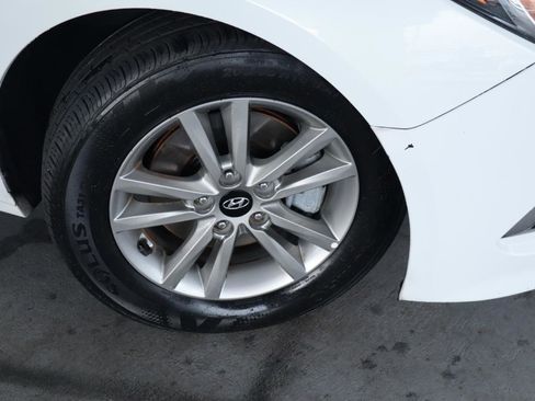 Used 2016 Hyundai Sonata SE image 3