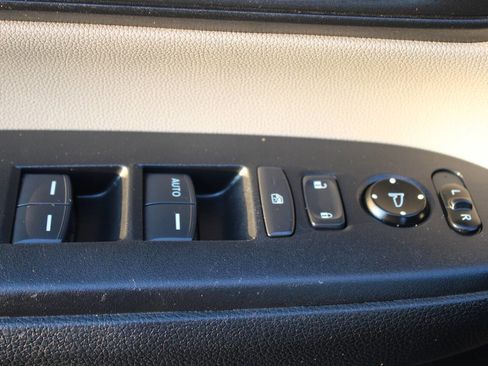 Used 2019 Honda CR-V LX image 28