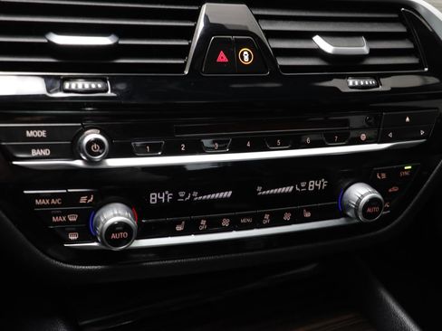 Used 2018 BMW 530i xDrive 530i xDrive image 11