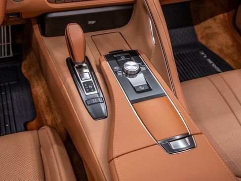 Used 2024 Lexus LC 500 Convertible image 30