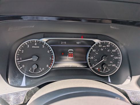 Used 2024 Nissan Pathfinder SL FWD image 26