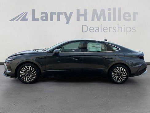 New 2026 Hyundai Sonata Limited FWD image 2