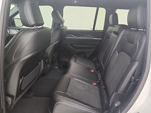 New 2026 Jeep Grand Cherokee Altitude AWD/4WD image 29