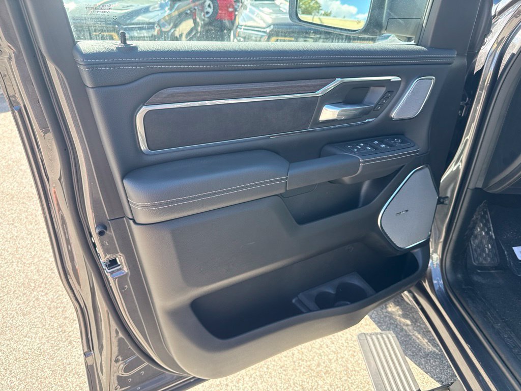 New 2027 RAM 1500 Laramie AWD/4WD image 18