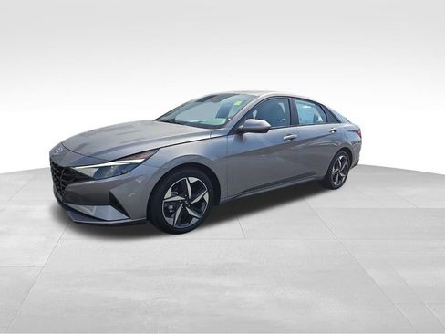Used 2023 Hyundai Elantra SEL w/ Convenience Package image 1
