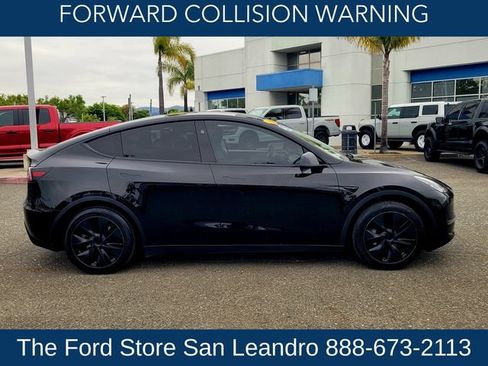 Used 2025 Tesla Model Y Long Range RWD image 7