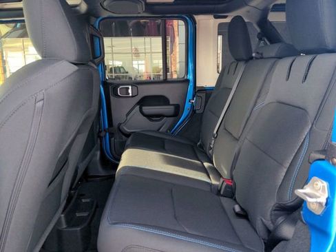 Used 2023 Jeep Wrangler Unlimited Rubicon 4xe AWD/4WD image 12
