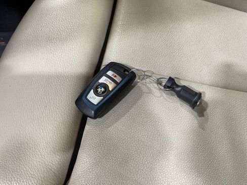 Used 2016 BMW M235i Convertible image 35