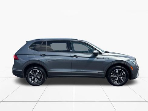 Used 2024 Volkswagen Tiguan SE AWD/4WD image 7