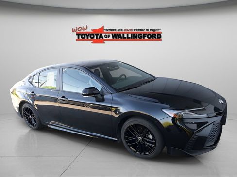 Used 2025 Toyota Camry SE FWD image 14