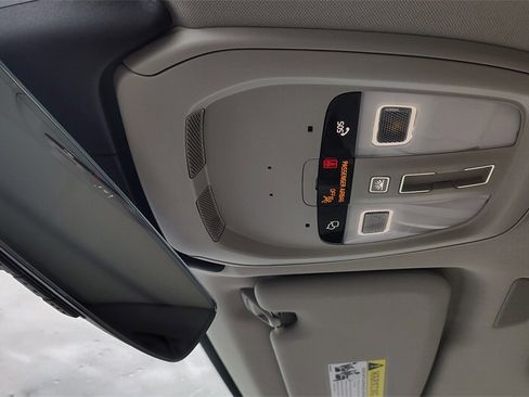 Used 2023 Volvo XC60 B5 Plus w/ Climate Package image 24