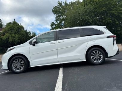 Used 2022 Toyota Sienna LE