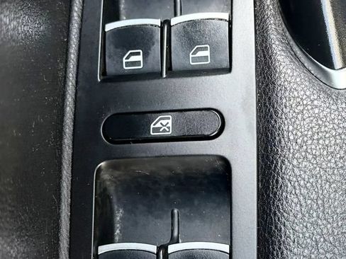 Used 2017 Volkswagen Passat 1.8T S FWD image 22