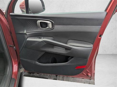 Used 2023 Kia Sorento LX image 19