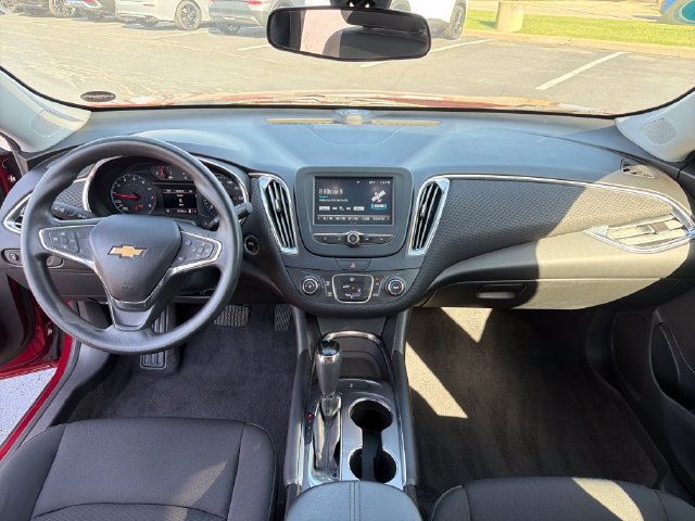 Used 2018 Chevrolet Malibu LT FWD image 14
