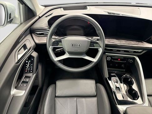 Certified 2025 Audi Q5 Premium Plus w/ Premium Plus AWD/4WD image 10