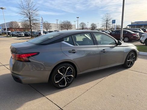Used 2024 Nissan Altima 2.5 SR image 5