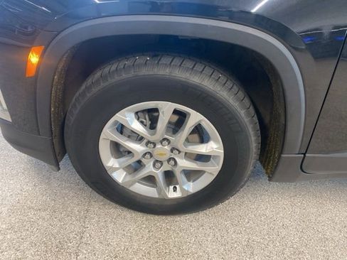 Certified 2022 Chevrolet Traverse LS AWD/4WD image 11